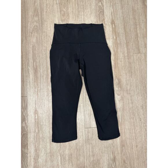 Lululemon Cropped Legging With Mesh Detail - Picture 2 of 8